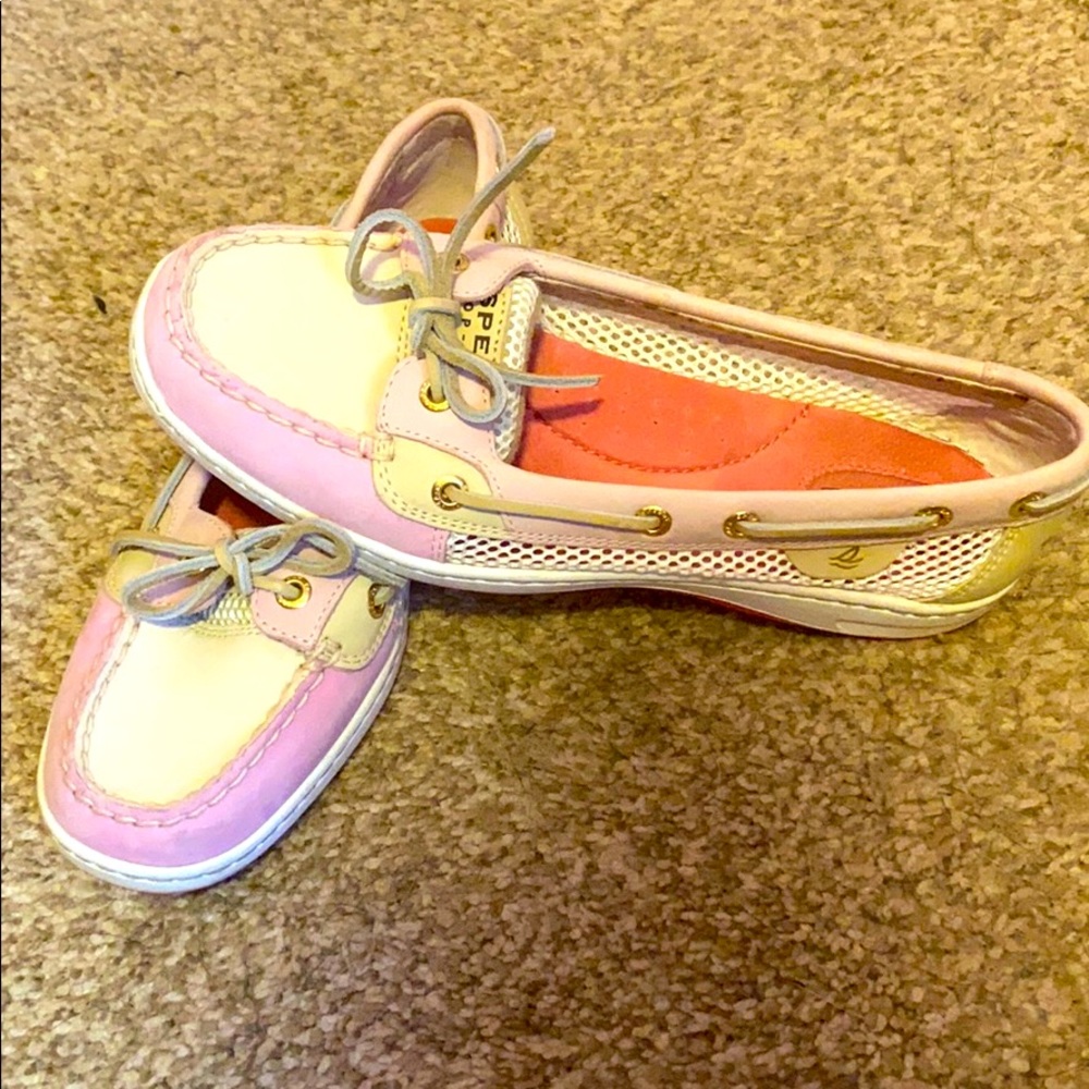 Pink Sperrys size 8